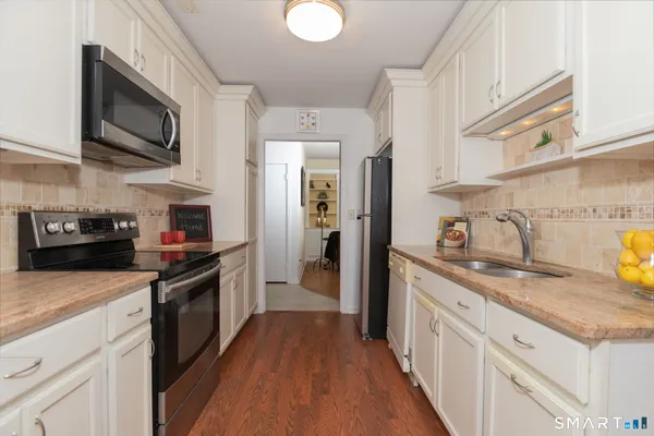 $379,000 | 261 Heritage Village, Unit E, Southbury, CT 06488