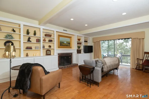 $379,000 | 261 Heritage Village, Unit E, Southbury, CT 06488