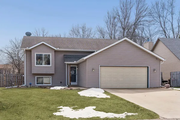 $419,900 | 8584 Pinehurst Alcove, Woodbury, MN 55125