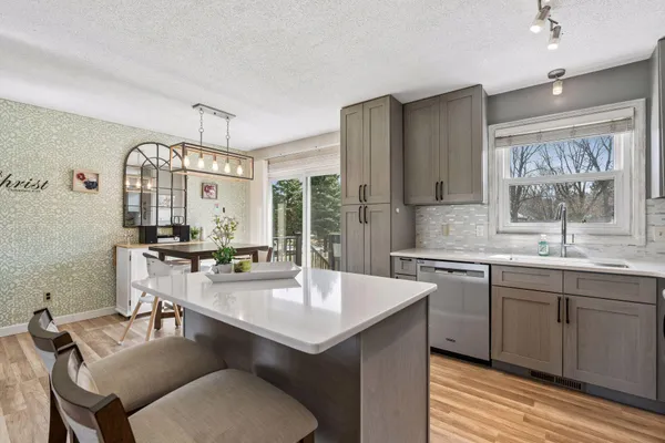 $419,900 | 8584 Pinehurst Alcove, Woodbury, MN 55125