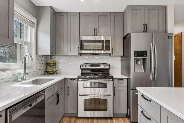 $419,900 | 8584 Pinehurst Alcove, Woodbury, MN 55125