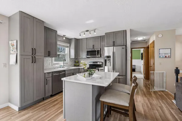$419,900 | 8584 Pinehurst Alcove, Woodbury, MN 55125