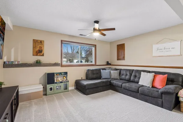 $419,900 | 8584 Pinehurst Alcove, Woodbury, MN 55125