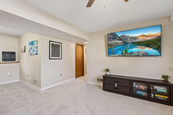 $419,900 | 8584 Pinehurst Alcove, Woodbury, MN 55125