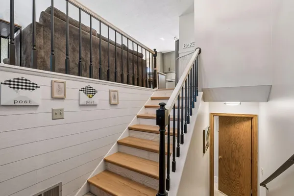 $419,900 | 8584 Pinehurst Alcove, Woodbury, MN 55125