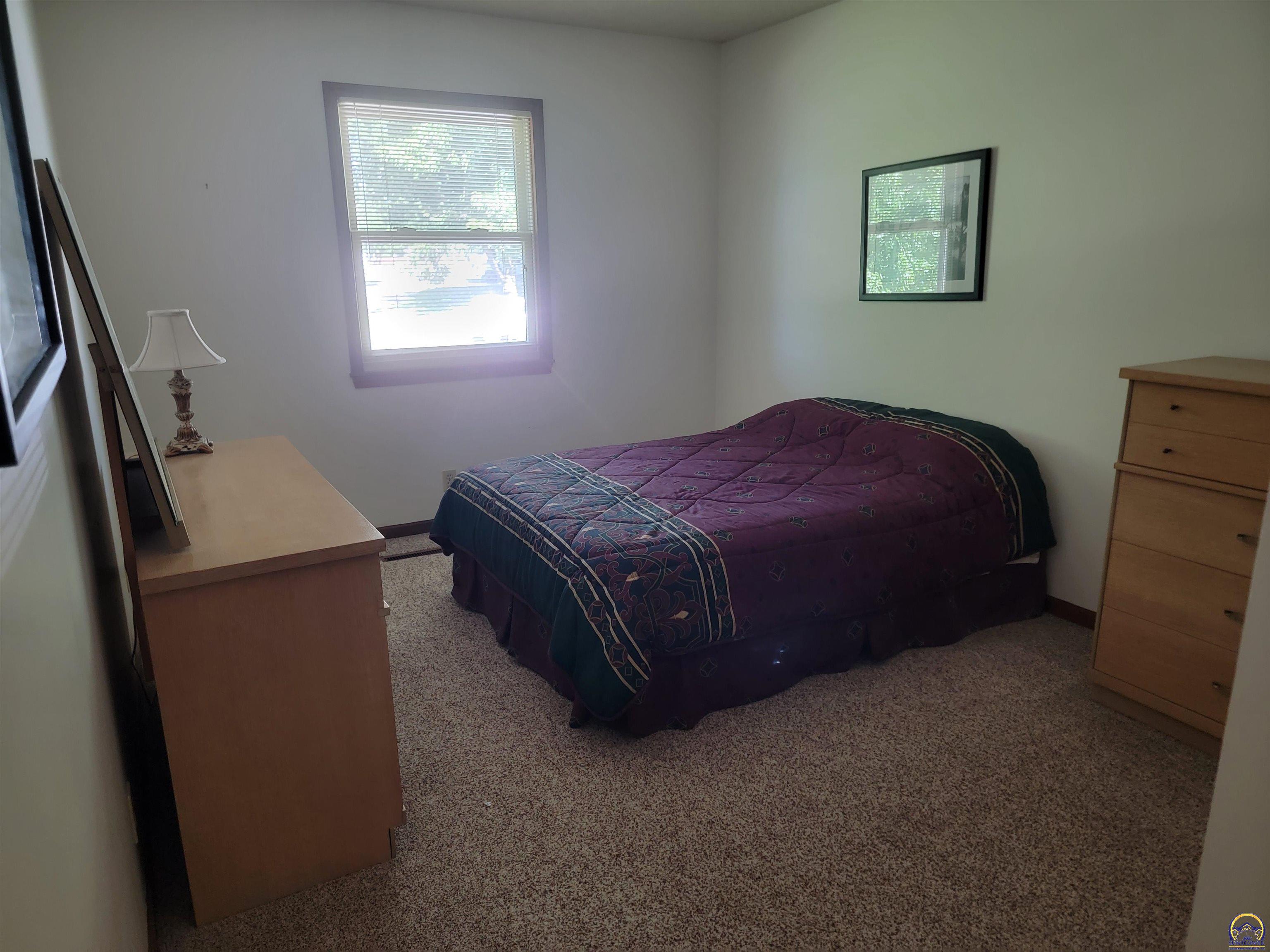 2002 Schaeffer Way Emporia, KS 66801 - Photo 15 of 28