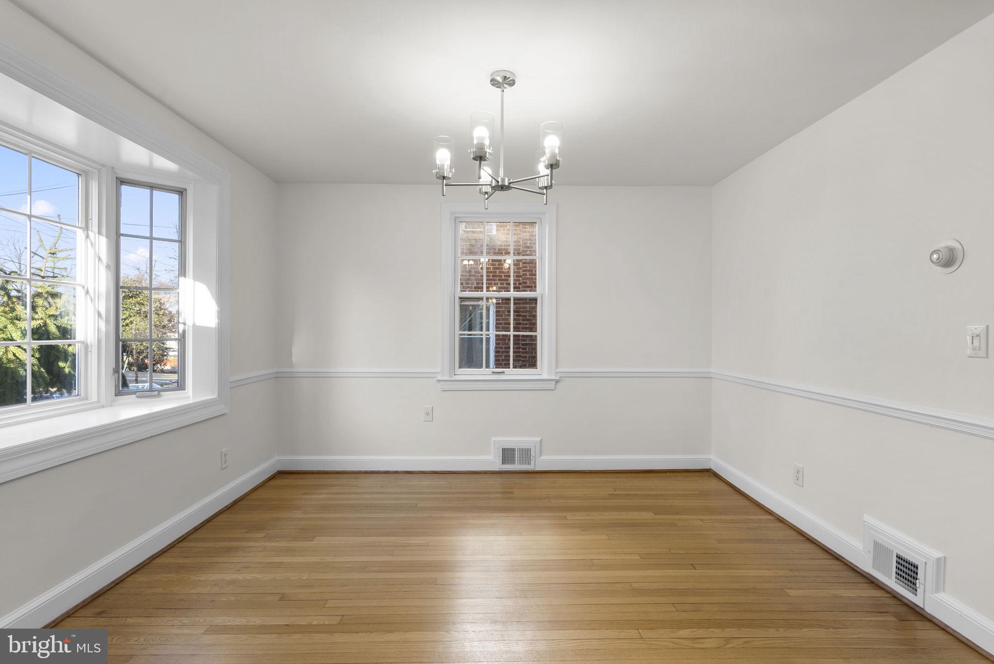 506 Bonifant Street Silver Spring, MD 20910 - Photo 11 of 50