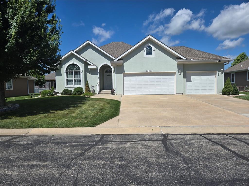 22604 Vincent Street Peculiar, MO 64078 - Photo 1 of 66