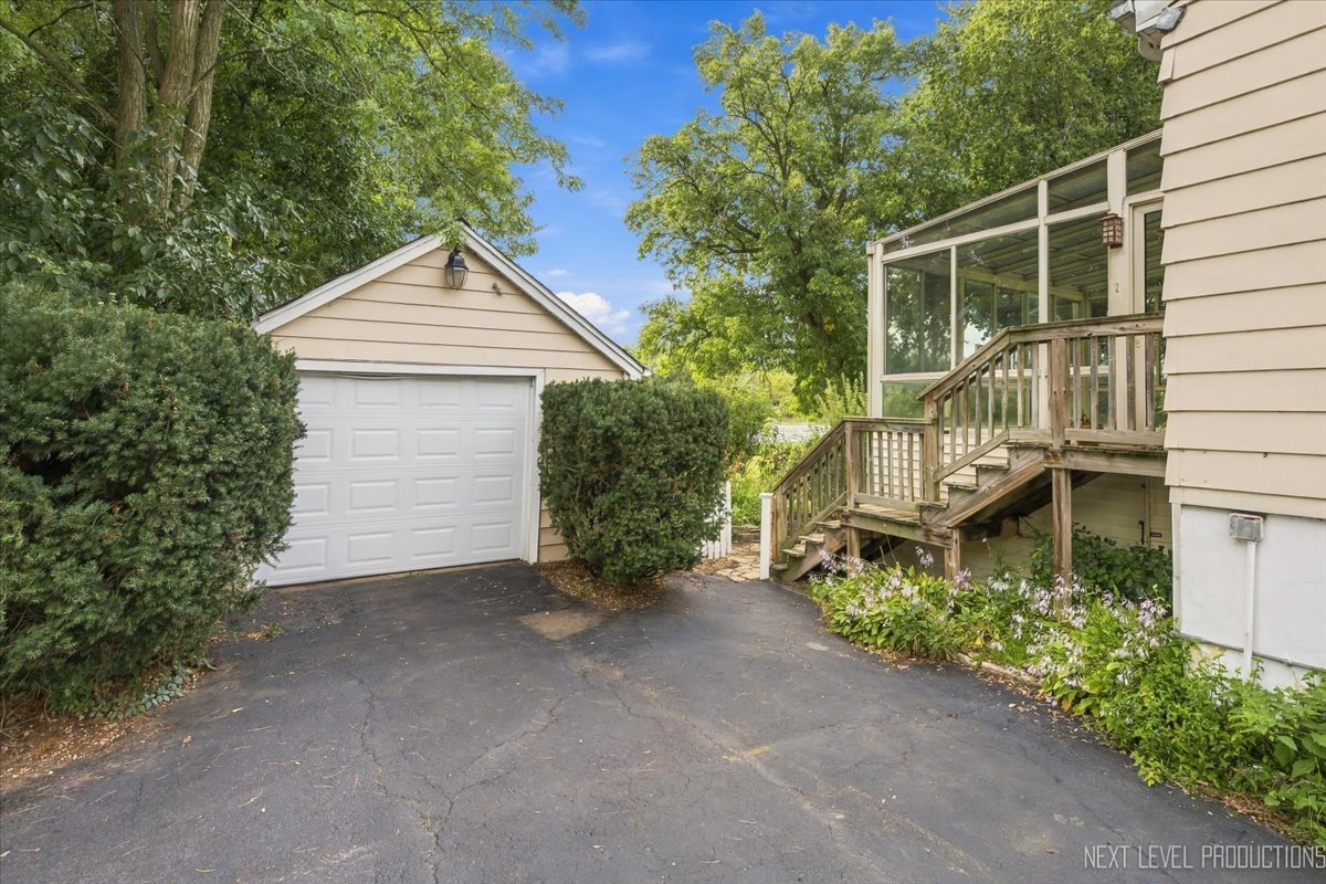 1705 Riverside Avenue St. Charles, IL 60174 - Photo 15 of 30 Gallery Image 15