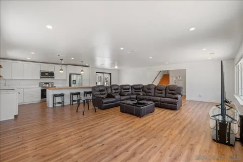 $1,095,000 | 3548 Laurashawn Lane, Escondido, CA 92026