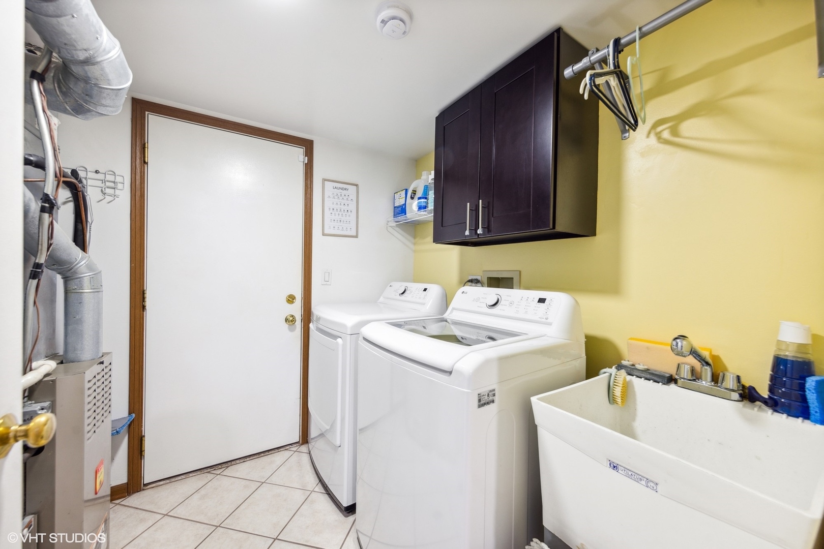 732 Bent Ridge Lane Elgin, IL 60120 - Photo 15 of 25 a bathroom with a sink toilet and shower
