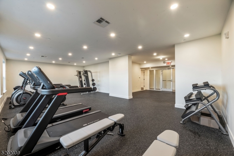 377 Summerhill Road, Unit JUNR East Brunswick, NJ 08816 - Photo 14 of 49