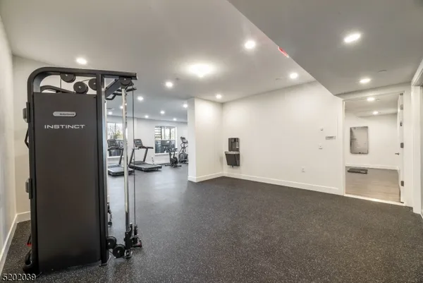 $2,400 | 377 Summerhill Road, Unit JUNR, East Brunswick, NJ 08816