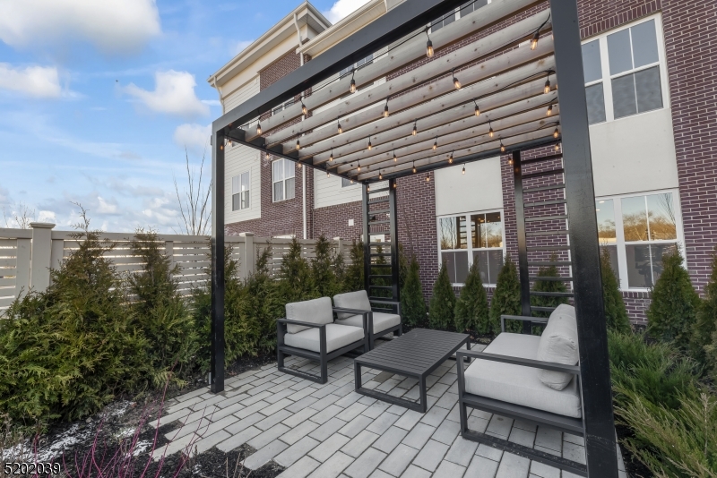 377 Summerhill Road, Unit JUNR East Brunswick, NJ 08816 - Photo 37 of 49