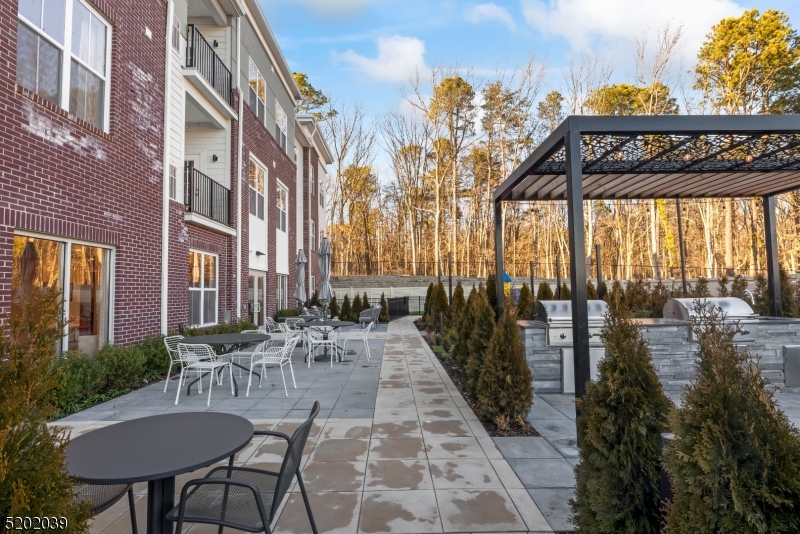 377 Summerhill Road, Unit JUNR East Brunswick, NJ 08816 - Photo 39 of 49