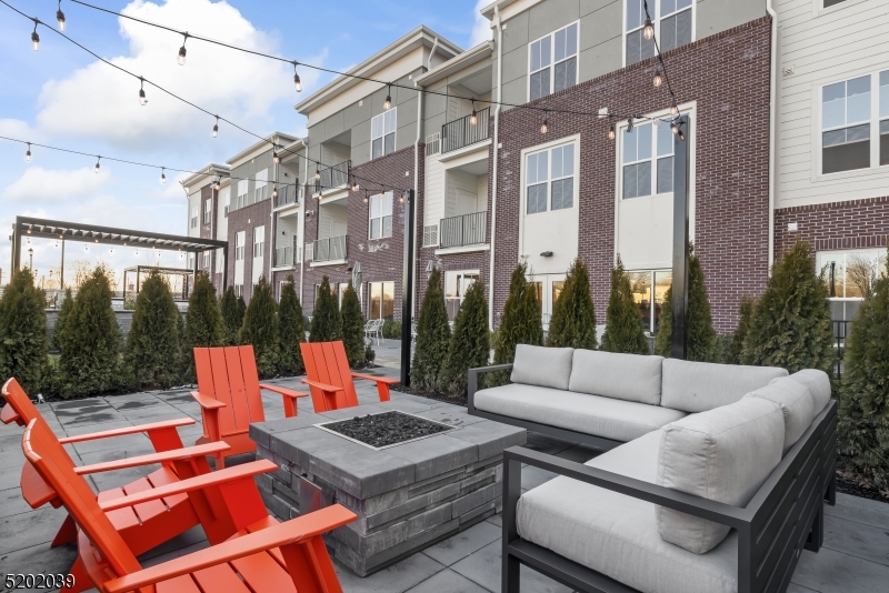 377 Summerhill Road, Unit JUNR East Brunswick, NJ 08816 - Photo 43 of 49