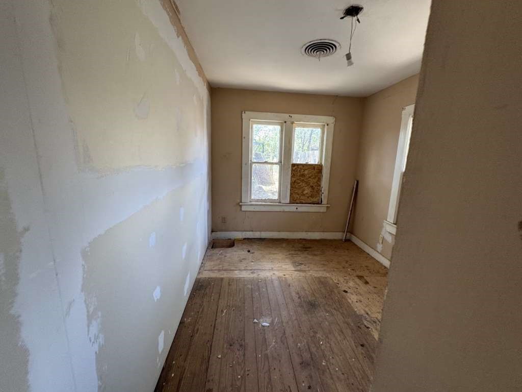 807 Lexington Plainview, TX 79072 - Photo 8 of 10