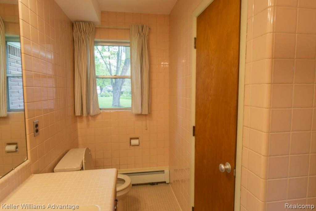 16370 Rougeway Street Livonia, MI 48154 - Photo 24 of 28 Rougeway_16370-27.jpg