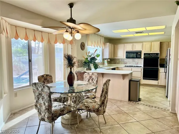 $2,595 | 2404 Floyd Court, Las Vegas, NV 89134