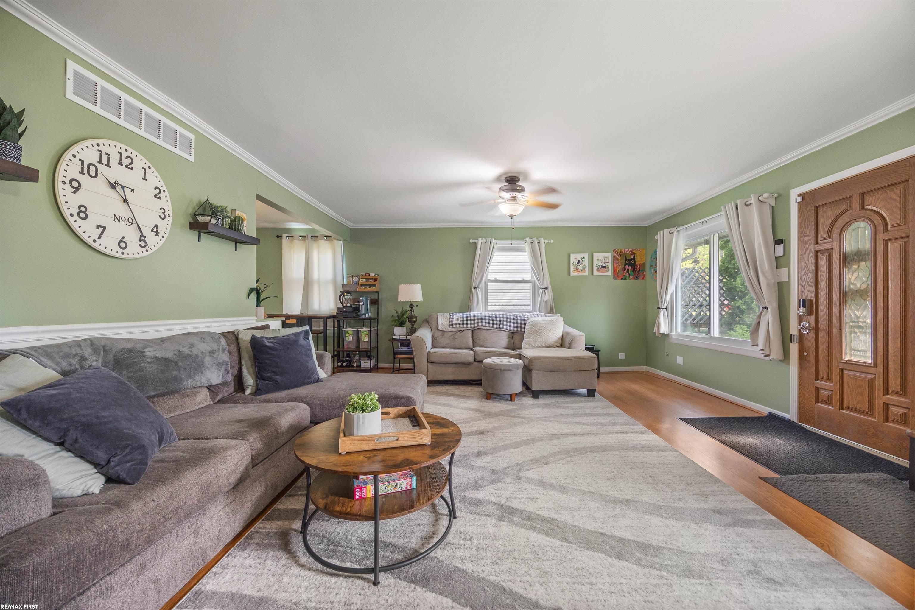 2934 Walsh Drive Rochester, MI 48309 - Photo 4 of 27 50178119-9a65c45b-f03c-410c-be16-75cb39888231.JPG