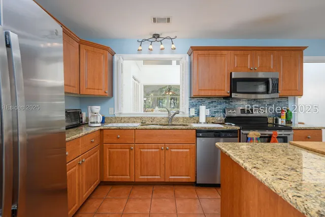 $995,000 | 27 Barony Lane, Hilton Head Island, SC 29928