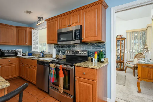 $995,000 | 27 Barony Lane, Hilton Head Island, SC 29928