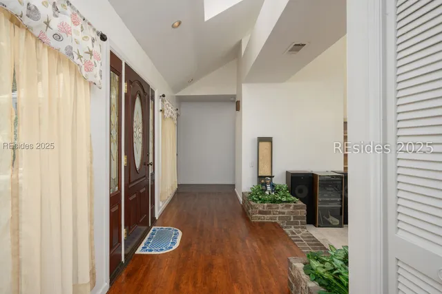 $995,000 | 27 Barony Lane, Hilton Head Island, SC 29928