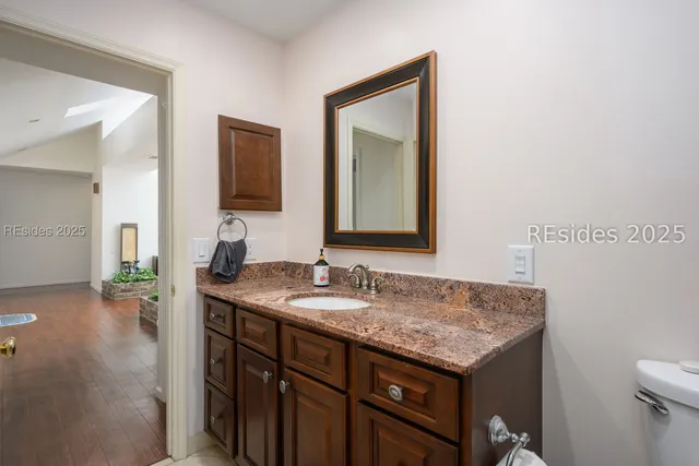 $995,000 | 27 Barony Lane, Hilton Head Island, SC 29928