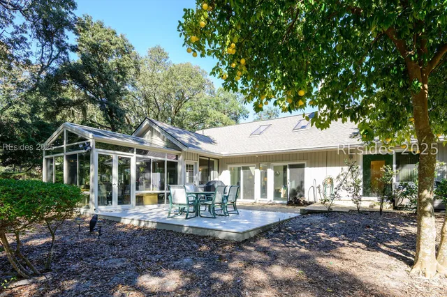$995,000 | 27 Barony Lane, Hilton Head Island, SC 29928