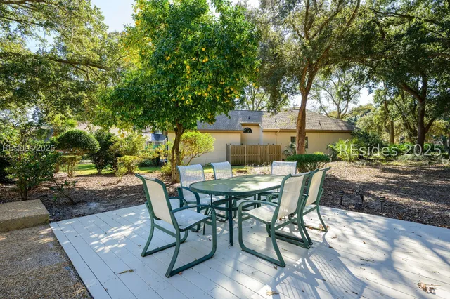 $995,000 | 27 Barony Lane, Hilton Head Island, SC 29928