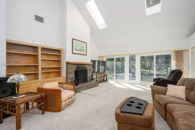 $995,000 | 27 Barony Lane, Hilton Head Island, SC 29928