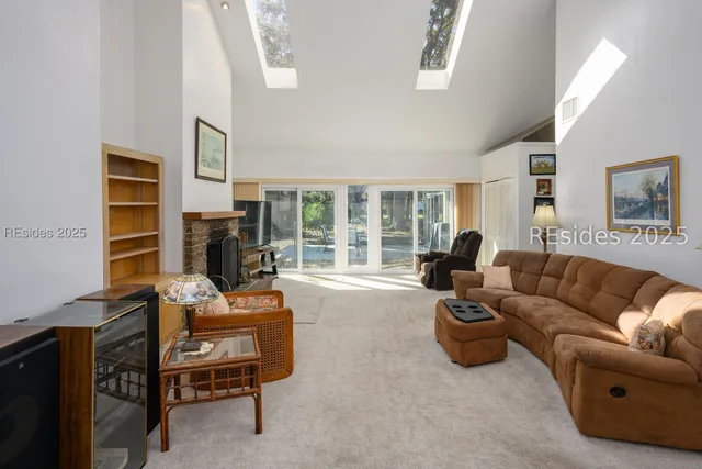 $995,000 | 27 Barony Lane, Hilton Head Island, SC 29928