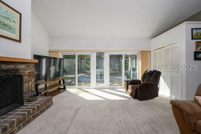 $995,000 | 27 Barony Lane, Hilton Head Island, SC 29928