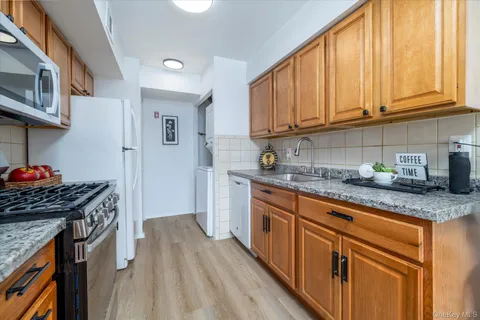 $459,999 | 64 Storm Drive, Holtsville, NY 11742