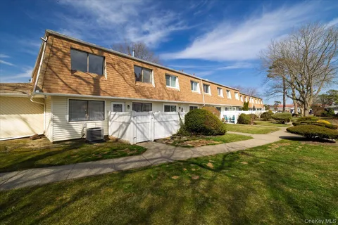 $459,999 | 64 Storm Drive, Holtsville, NY 11742