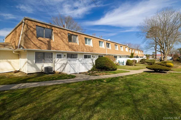 $459,999 | 64 Storm Drive, Holtsville, NY 11742