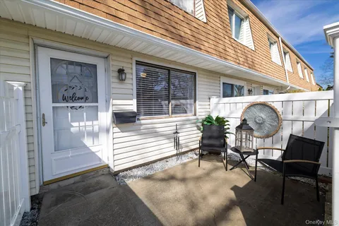 $459,999 | 64 Storm Drive, Holtsville, NY 11742