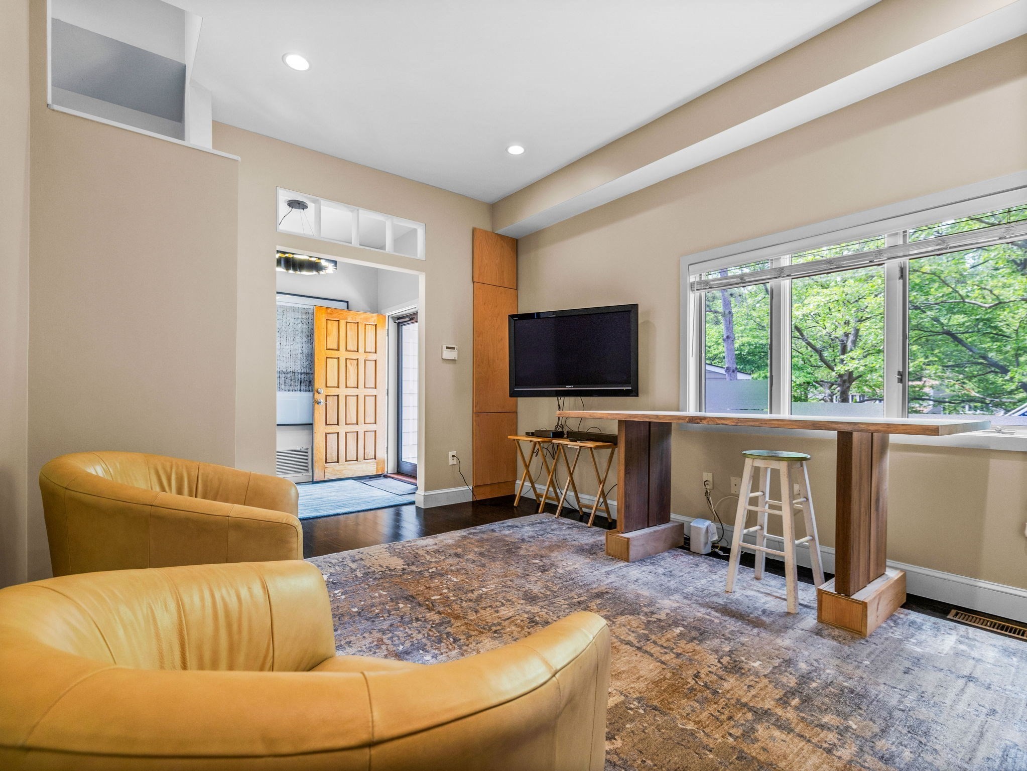 2 Benjamin Place, Unit 2 Brookline, MA 02467 - Photo 6 of 37 Gallery Image 6