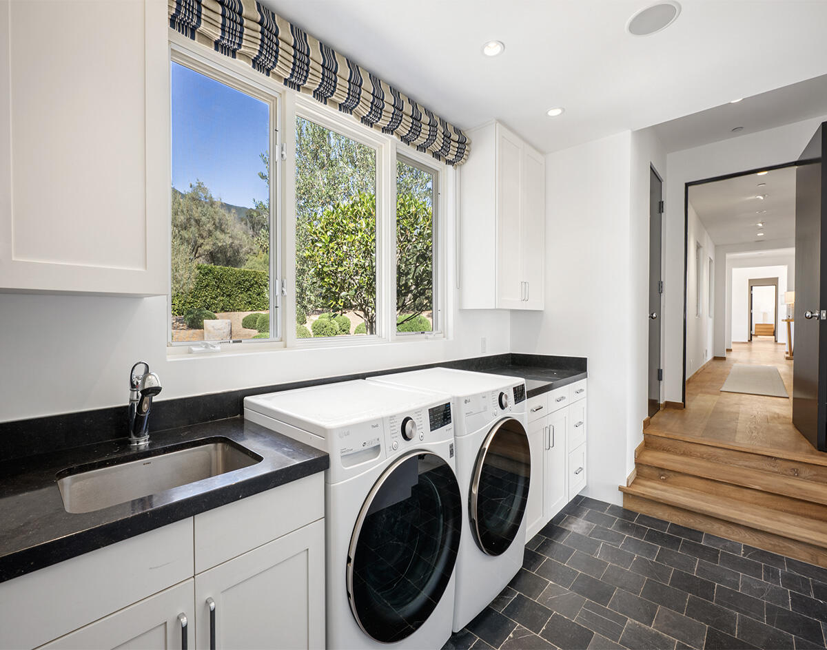 1190 Garden Lane Montecito, CA 93108 - Photo 30 of 43 .