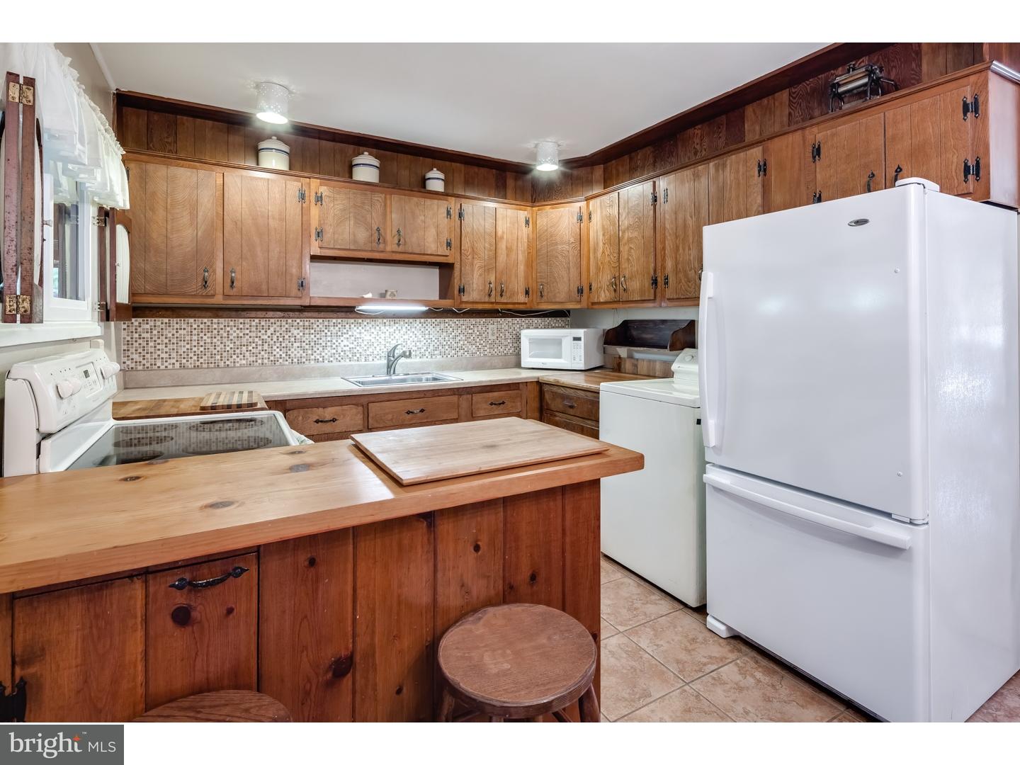 2 Haven Road Levittown, PA 19056 - Photo 7 of 20 Kitchen