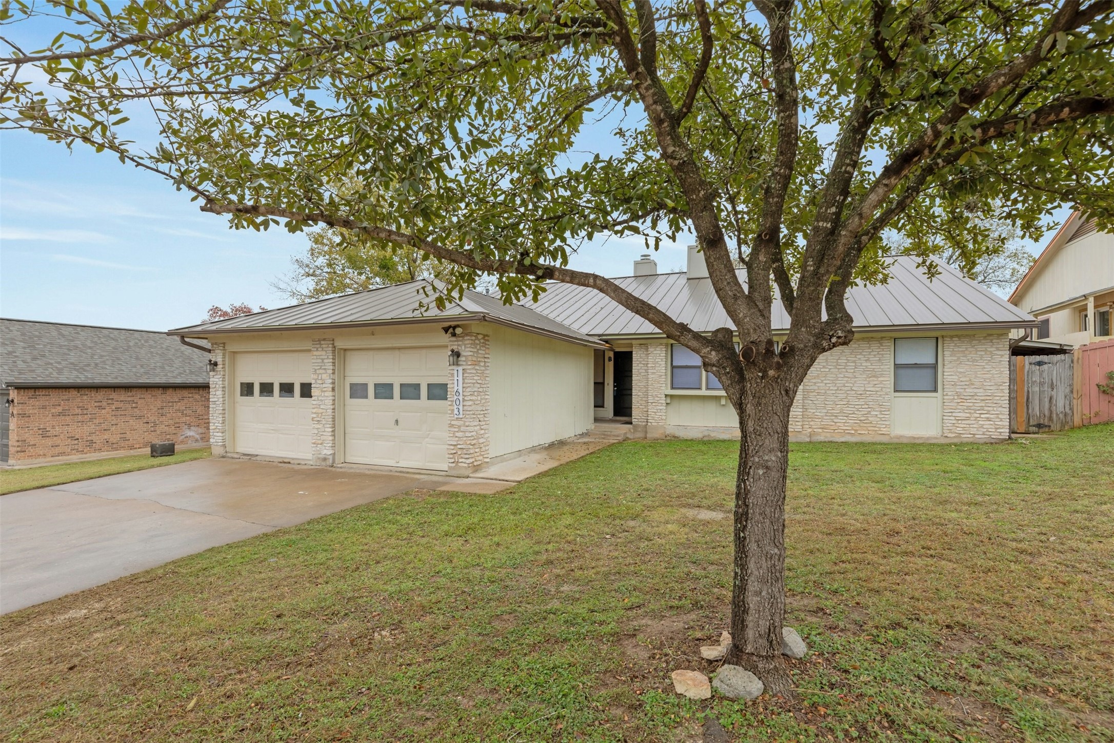 11603 Walnut Ridge Drive, Unit B Austin, TX 78753 - Photo 3 of 22
