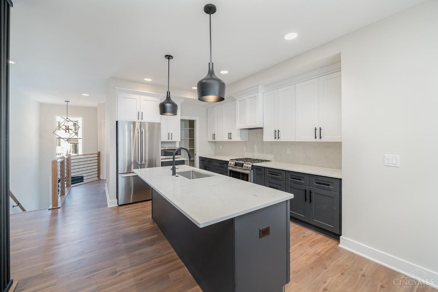 3643 Brotherton Road, Unit B Cincinnati, OH 45209 - Photo 6 of 28 Gallery Image 6