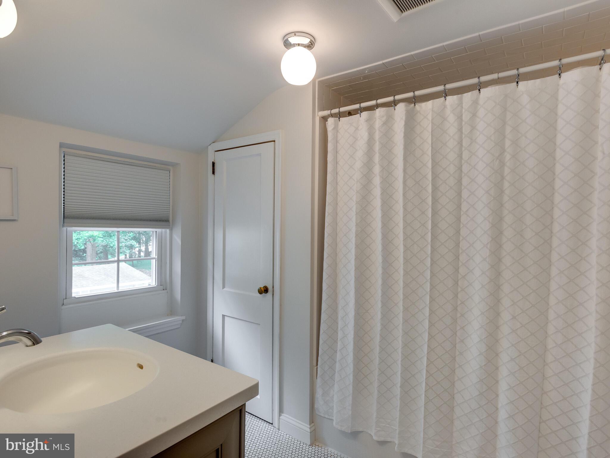 157 Summit Road Malvern, PA 19355 - Photo 41 of 56 shared hallway bathroom