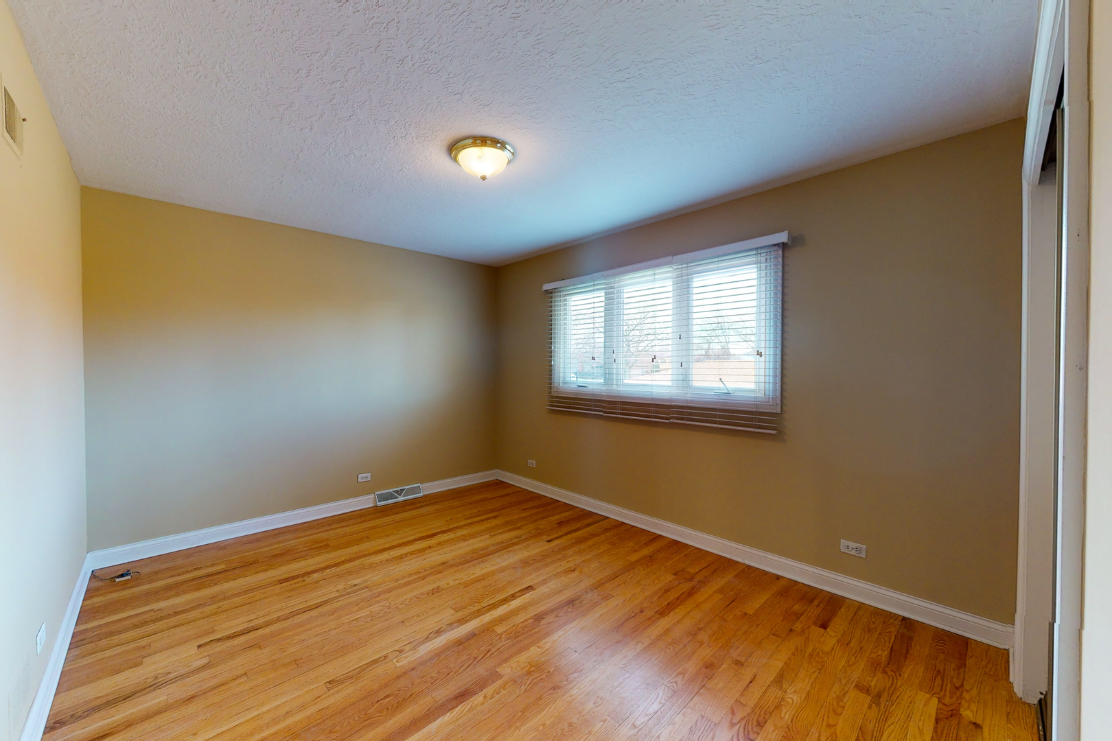 936 Surrey Road Addison, IL 60101 - Photo 12 of 26