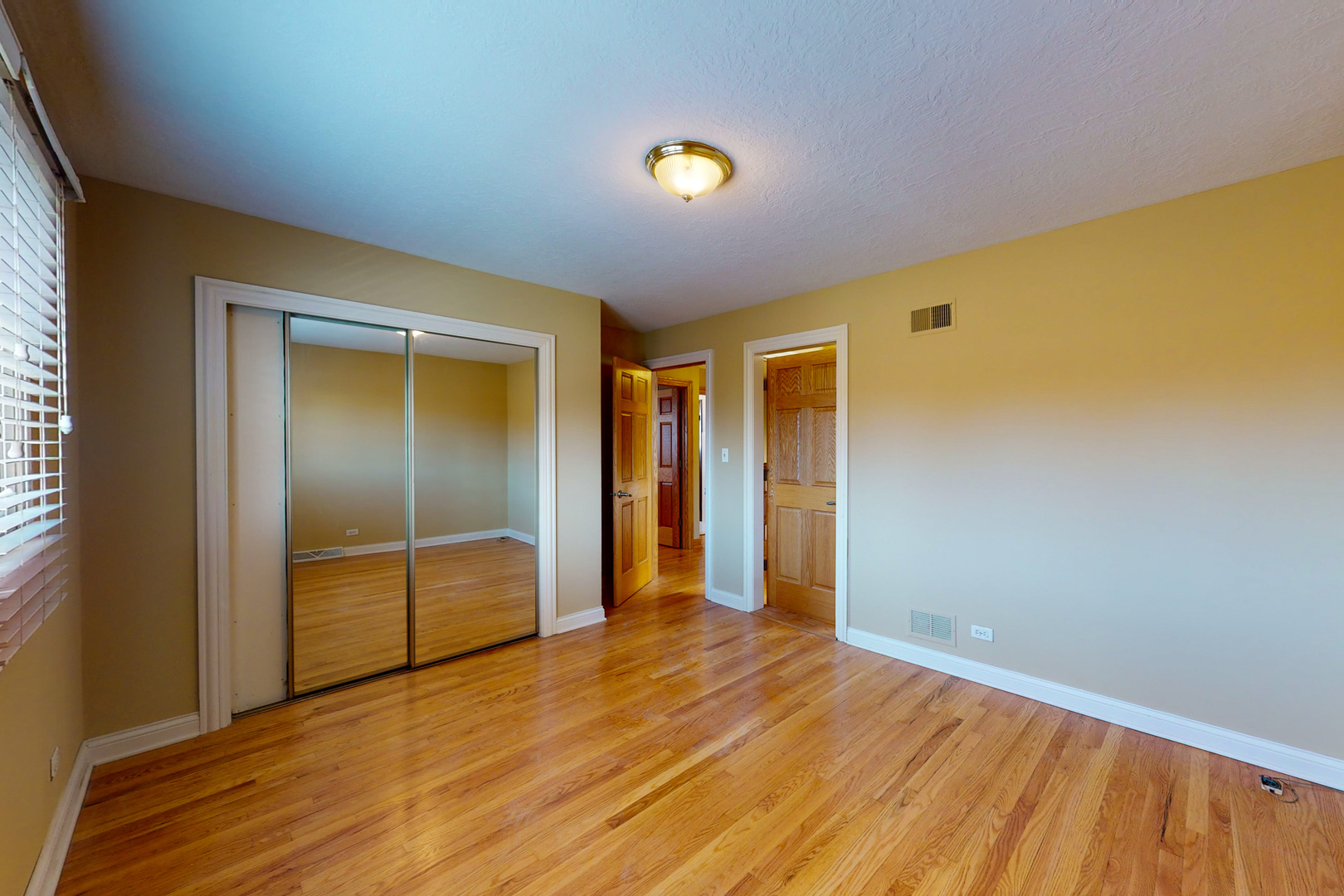 936 Surrey Road Addison, IL 60101 - Photo 13 of 26