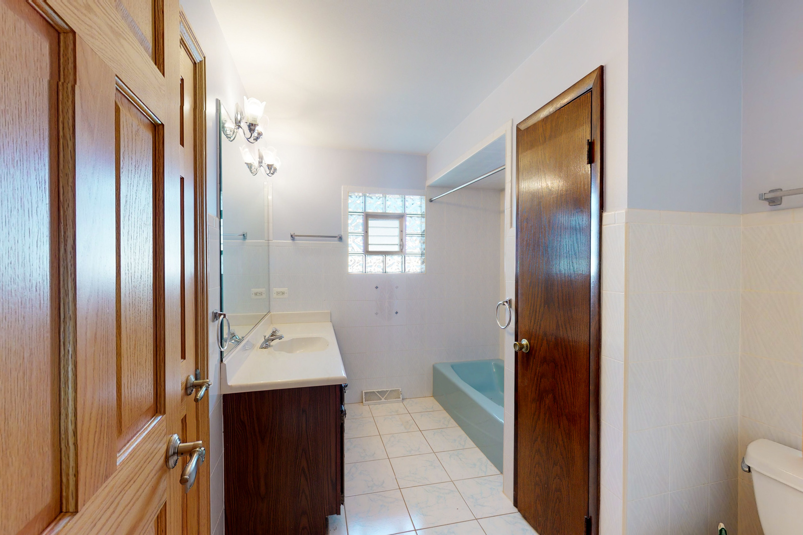 936 Surrey Road Addison, IL 60101 - Photo 15 of 26