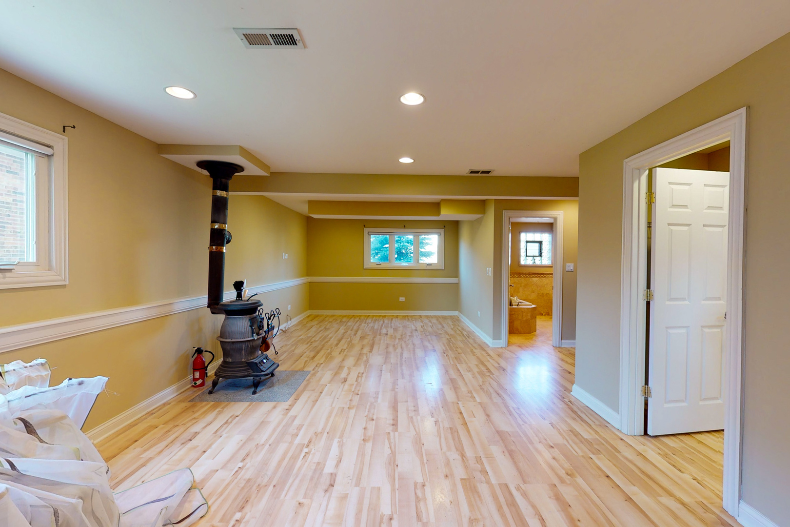 936 Surrey Road Addison, IL 60101 - Photo 16 of 26