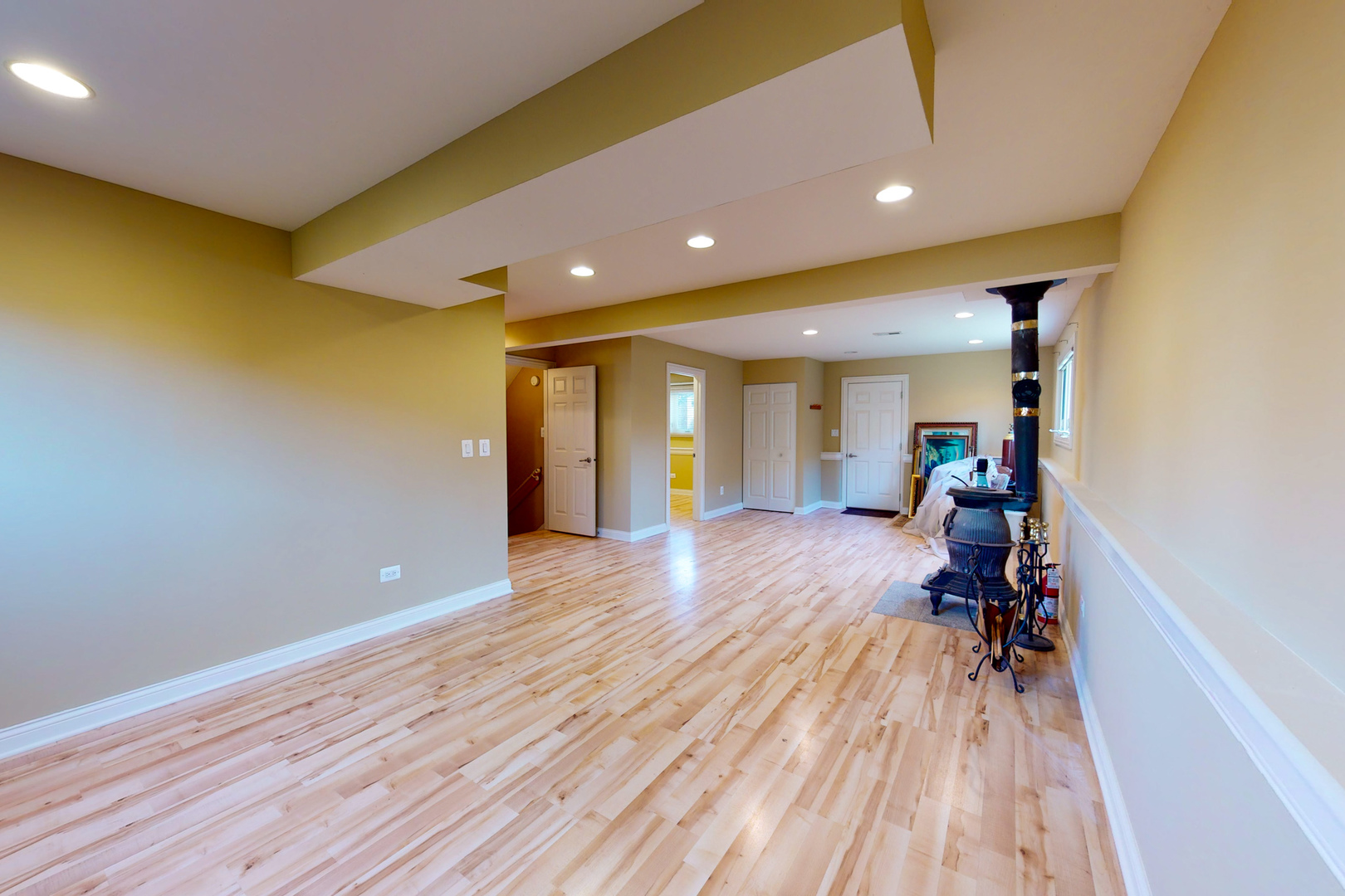 936 Surrey Road Addison, IL 60101 - Photo 17 of 26