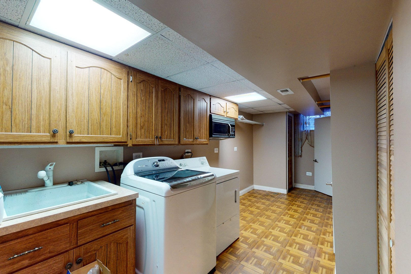 936 Surrey Road Addison, IL 60101 - Photo 22 of 26