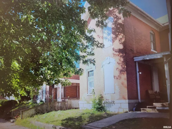 $15,000 | 725 Washington Street, Quincy, IL 62301